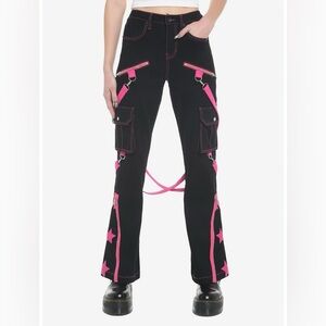 Hot Topic Girls Pink Stars and Black Cargo Pants. Size 1